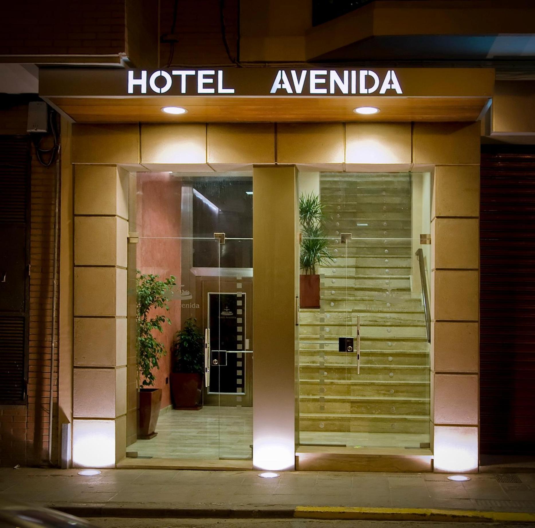 Hotel Avenida Requena Exterior foto