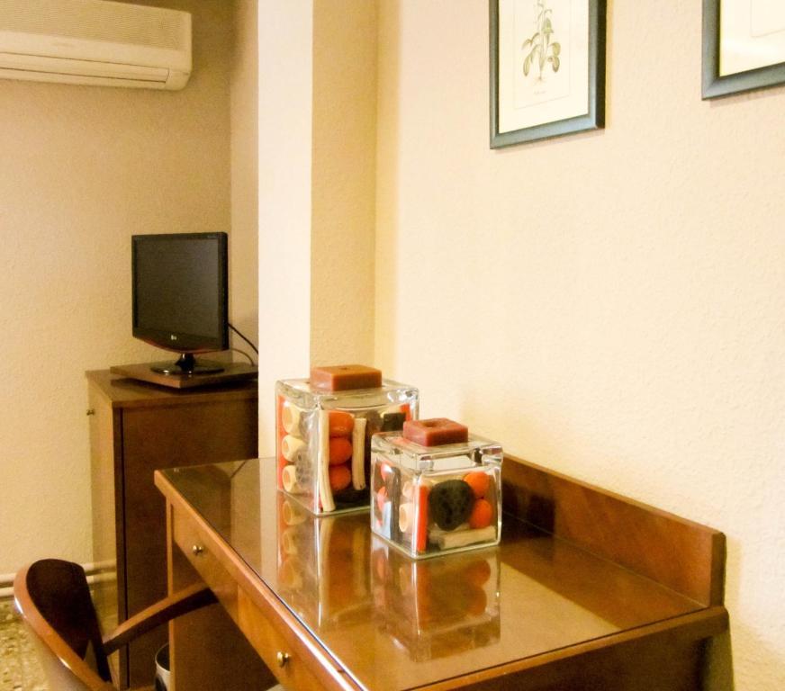 Hotel Avenida Requena Zimmer foto